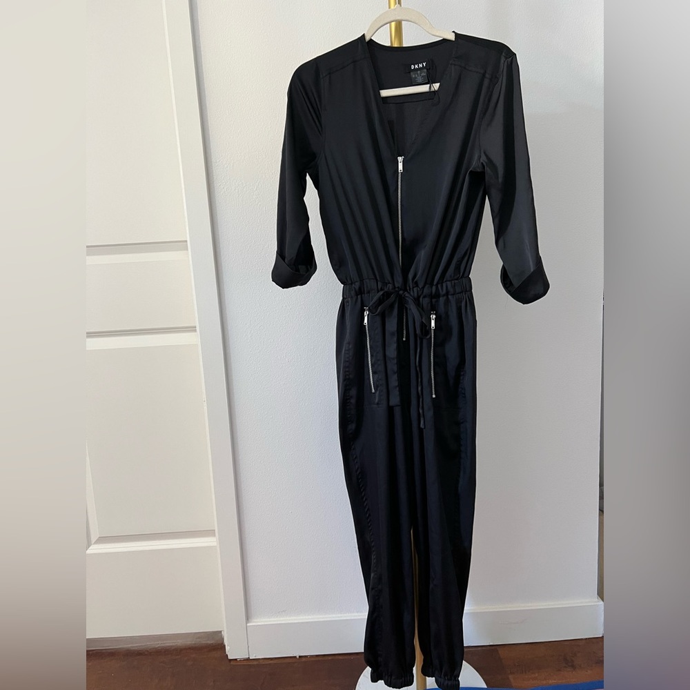 DKNY jumper -- LIKE NEW